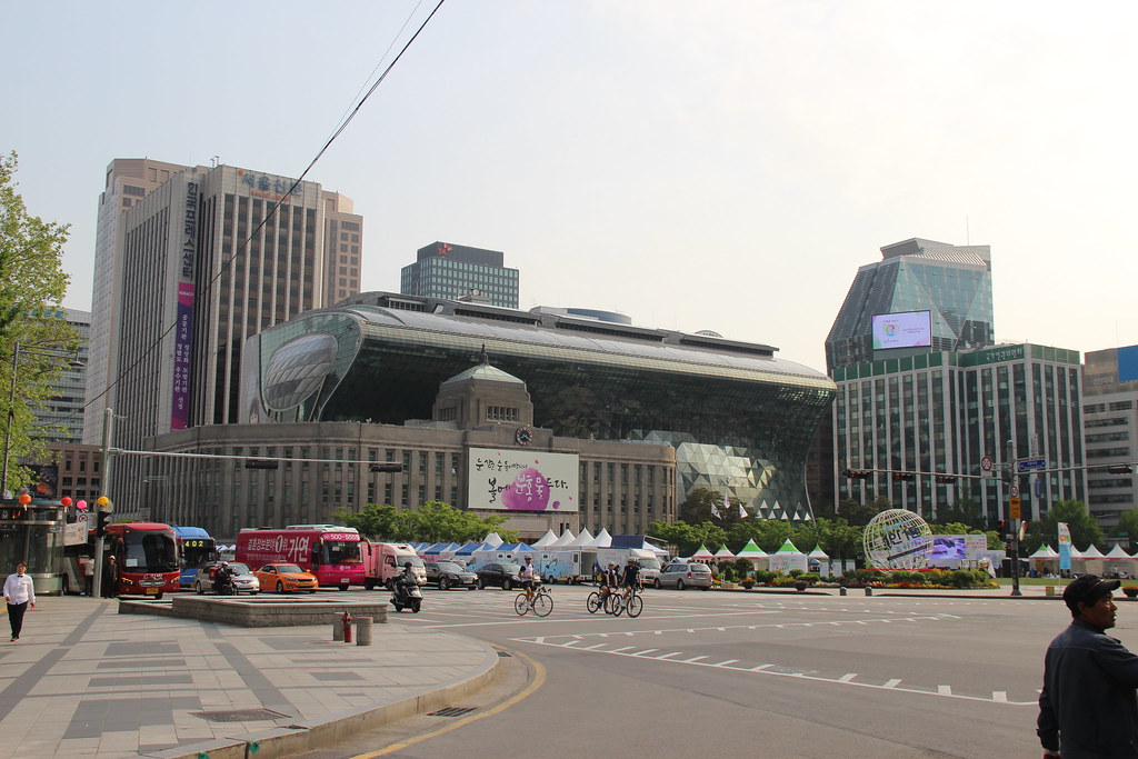 Seoul City Hall and Seoul Plaza